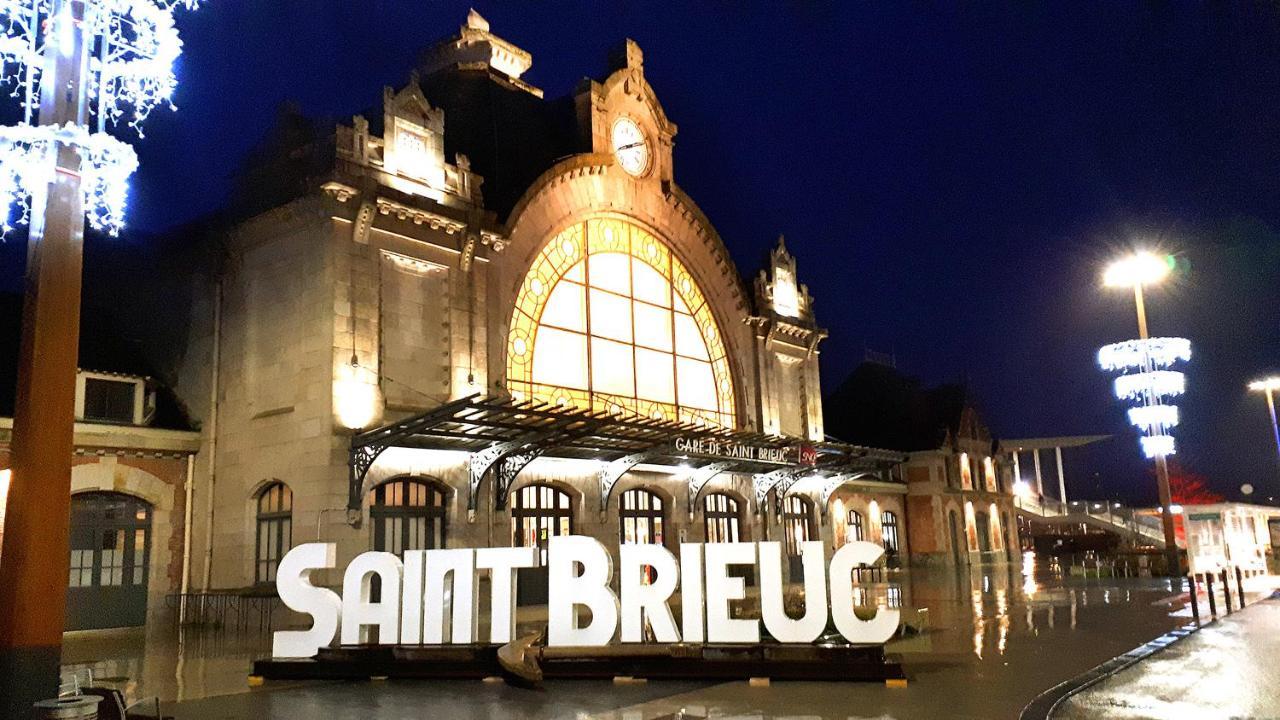 Scandinave - Proche Gare & Centre-Ville - Stationnement - Cour Interieure Table & Chaises Saint-Brieuc Exterior foto